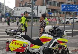 深圳交警嚴(yán)查不禮讓斑馬線(xiàn)！