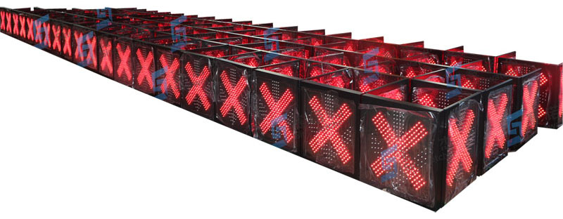 車道指示標(biāo)志老化圖片1