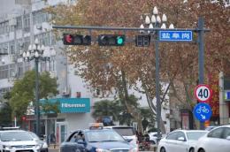 除了禮讓行人，交通信號燈路口還有“3大通行規(guī)則”！