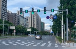 從傳統(tǒng)燈盤到車路協(xié)同：這家老牌信號(hào)燈廠的“突圍戰(zhàn)”